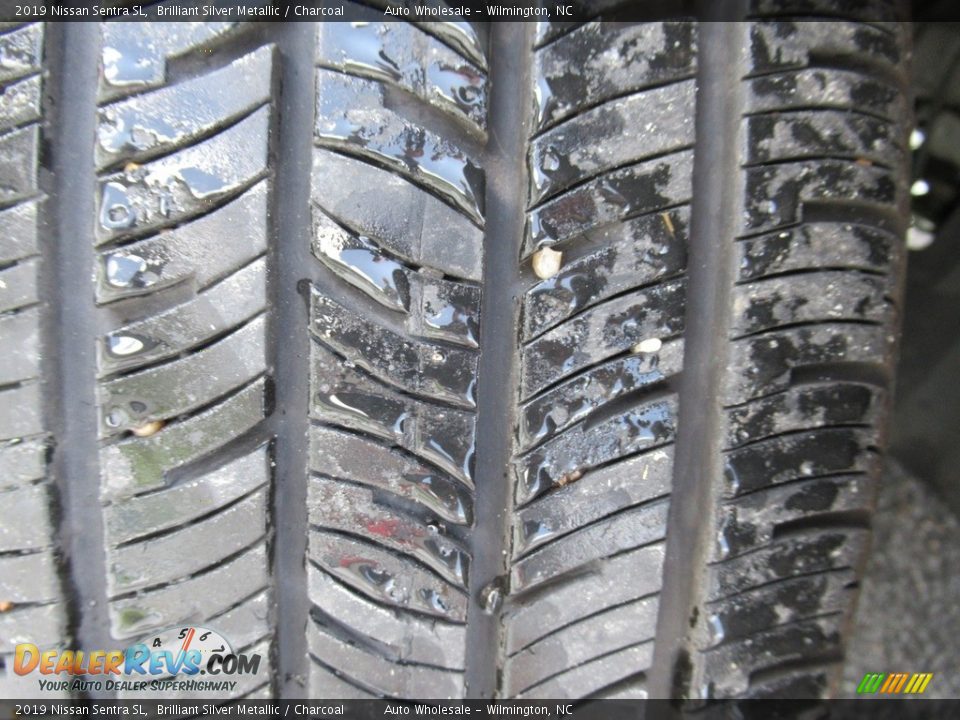 2019 Nissan Sentra SL Brilliant Silver Metallic / Charcoal Photo #9