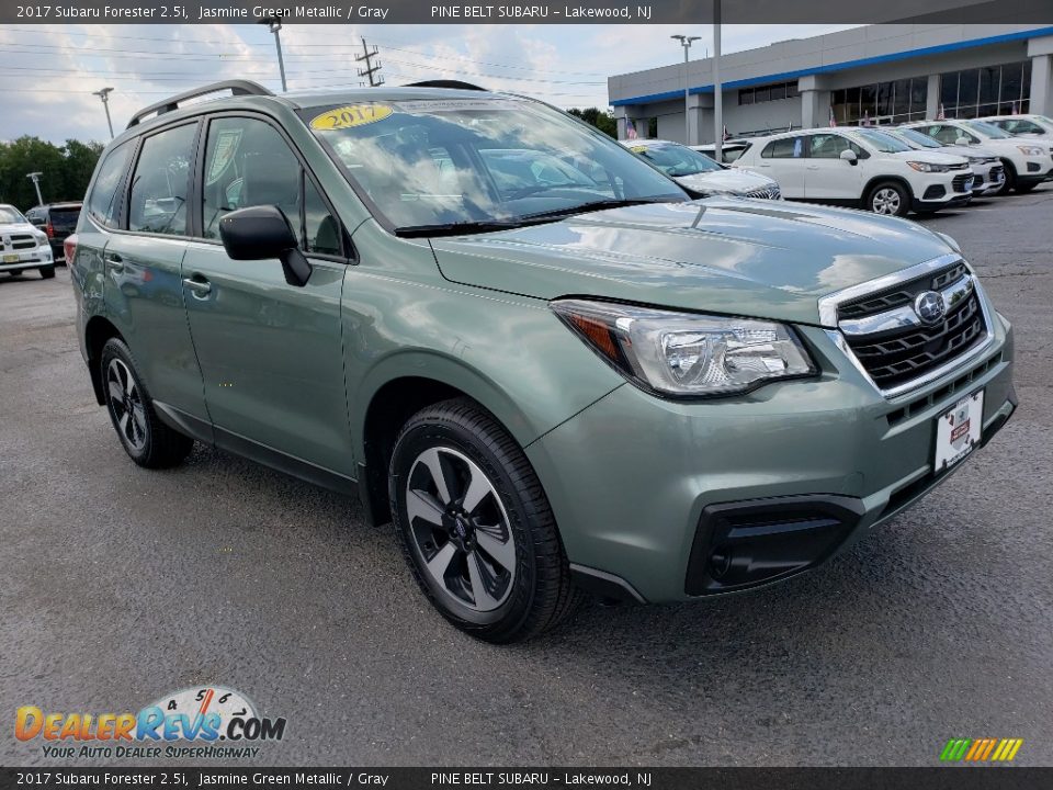 2017 Subaru Forester 2.5i Jasmine Green Metallic / Gray Photo #1