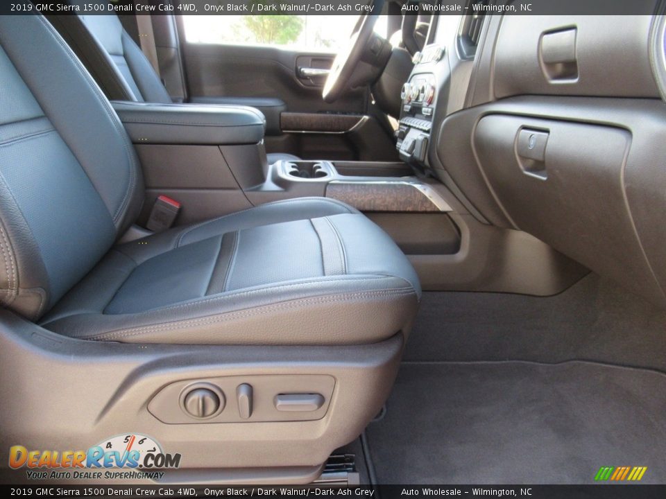 2019 GMC Sierra 1500 Denali Crew Cab 4WD Onyx Black / Dark Walnut/­Dark Ash Grey Photo #11