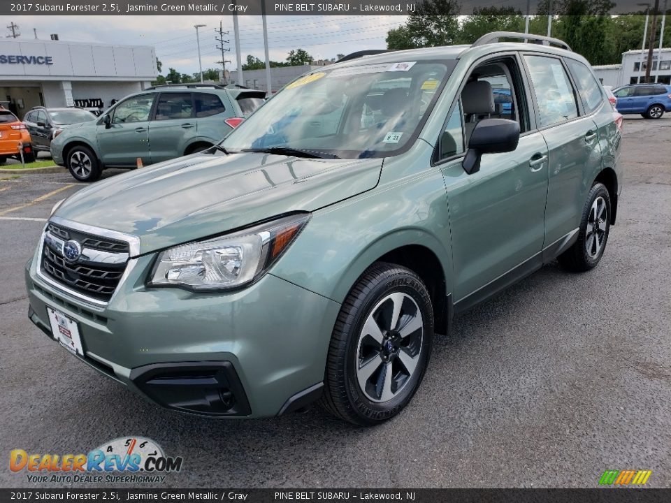 2017 Subaru Forester 2.5i Jasmine Green Metallic / Gray Photo #3