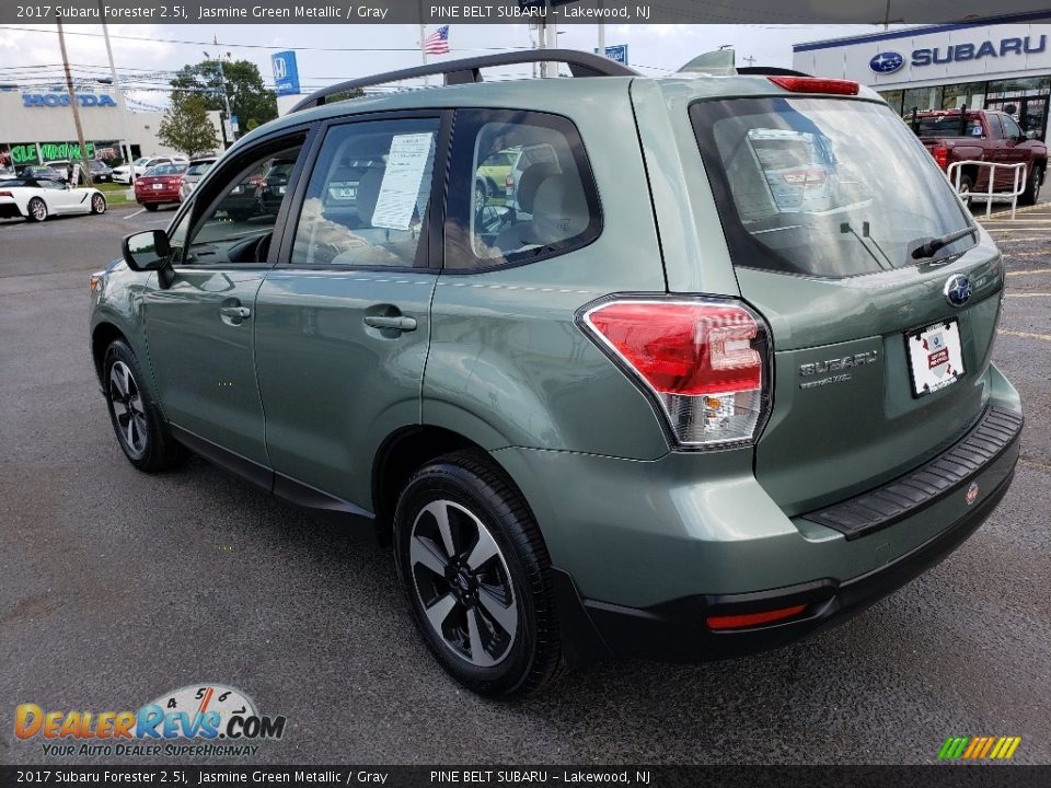 2017 Subaru Forester 2.5i Jasmine Green Metallic / Gray Photo #5