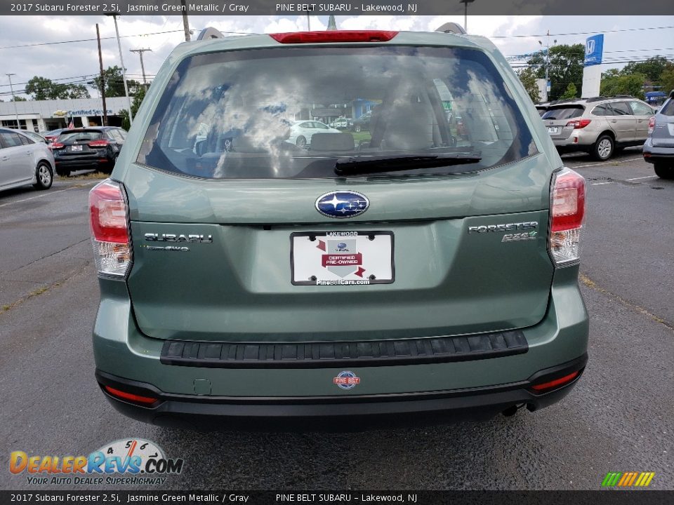 2017 Subaru Forester 2.5i Jasmine Green Metallic / Gray Photo #6