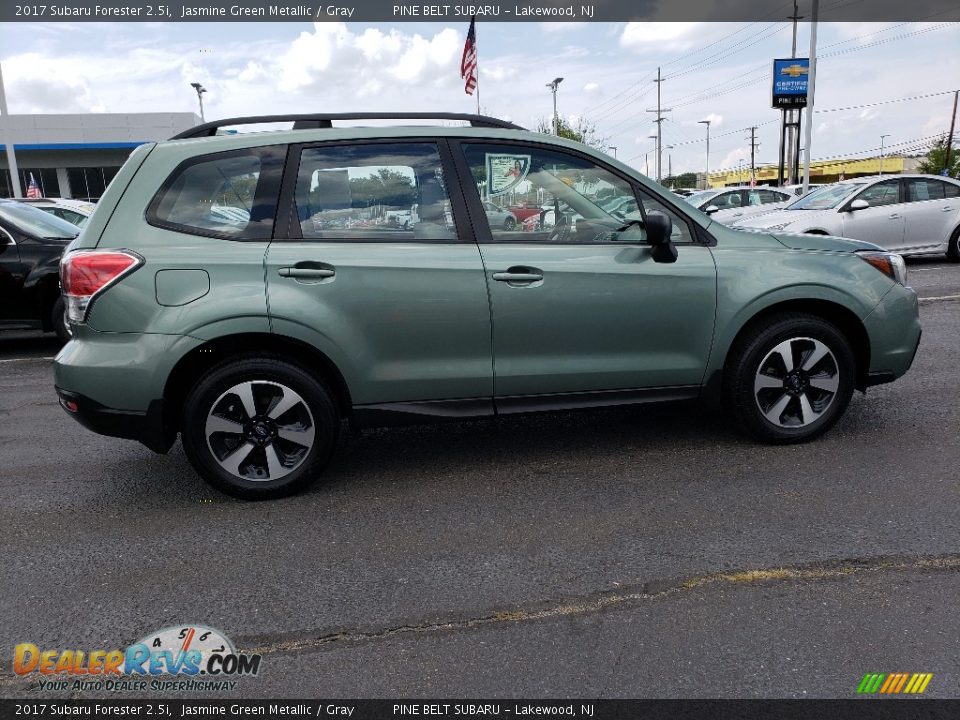 2017 Subaru Forester 2.5i Jasmine Green Metallic / Gray Photo #8