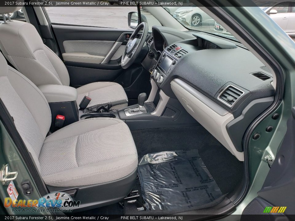 2017 Subaru Forester 2.5i Jasmine Green Metallic / Gray Photo #12