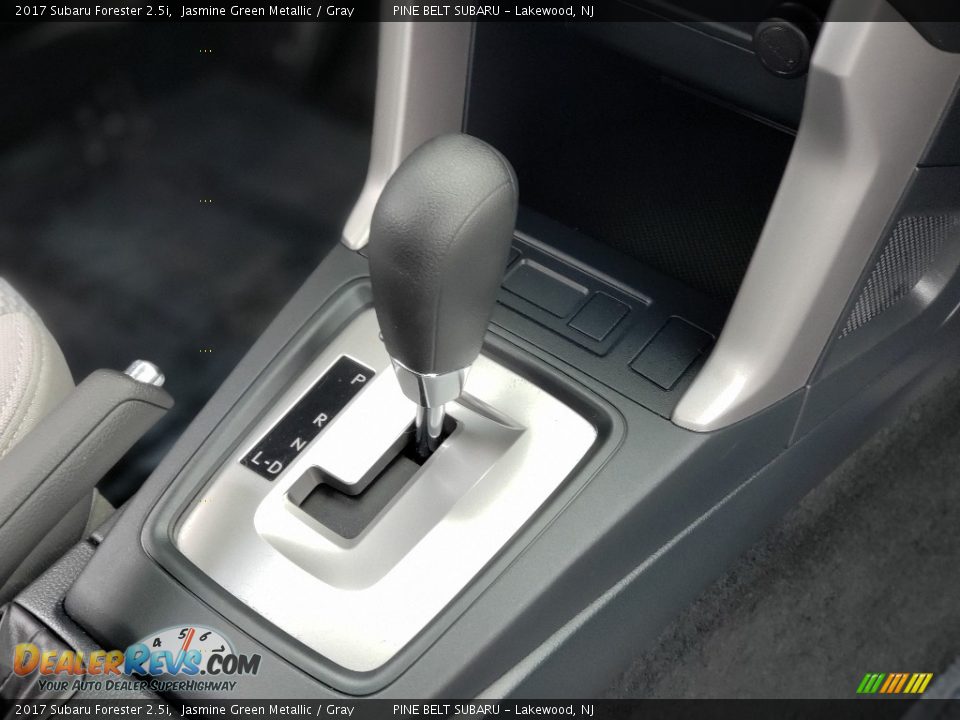 2017 Subaru Forester 2.5i Jasmine Green Metallic / Gray Photo #13
