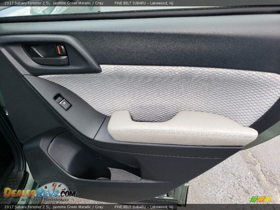 2017 Subaru Forester 2.5i Jasmine Green Metallic / Gray Photo #16