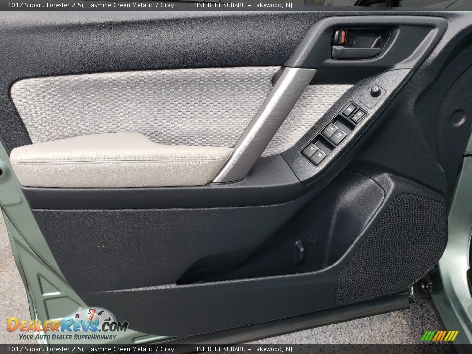2017 Subaru Forester 2.5i Jasmine Green Metallic / Gray Photo #26