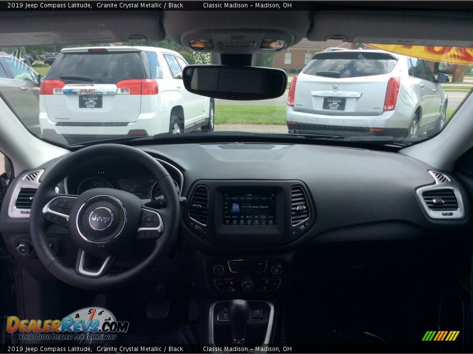 2019 Jeep Compass Latitude Granite Crystal Metallic / Black Photo #17