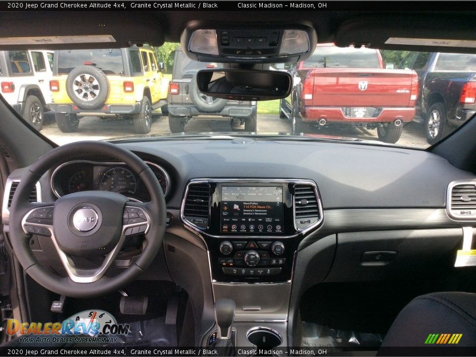 Dashboard of 2020 Jeep Grand Cherokee Altitude 4x4 Photo #13