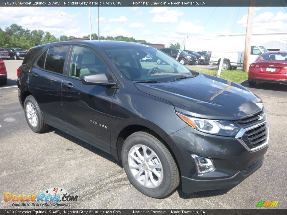 Front 3/4 View of 2020 Chevrolet Equinox LS AWD Photo #7