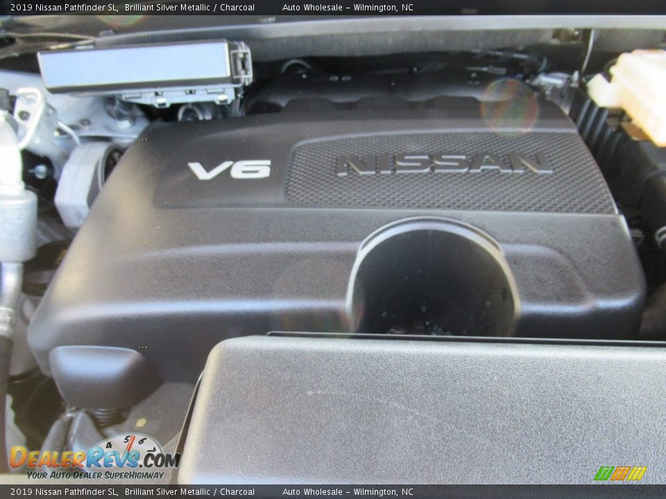 2019 Nissan Pathfinder SL Brilliant Silver Metallic / Charcoal Photo #6