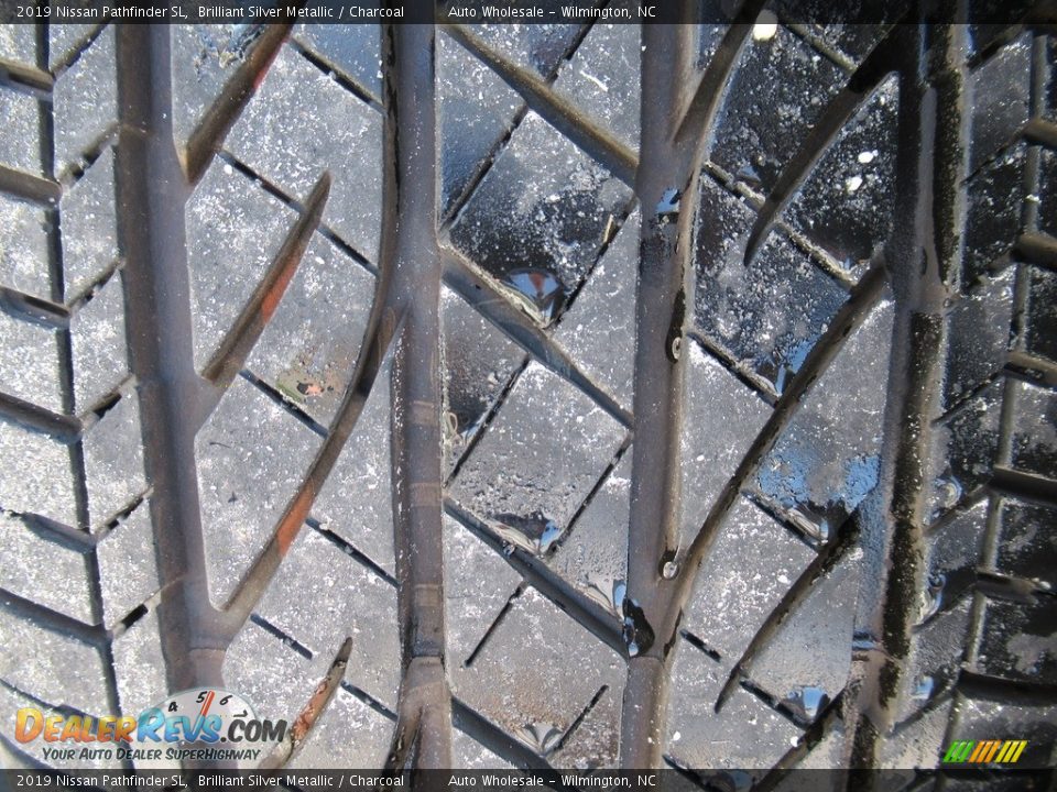 2019 Nissan Pathfinder SL Brilliant Silver Metallic / Charcoal Photo #8