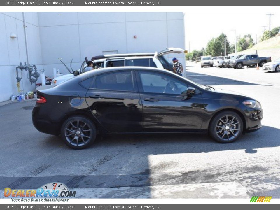 2016 Dodge Dart SE Pitch Black / Black Photo #7