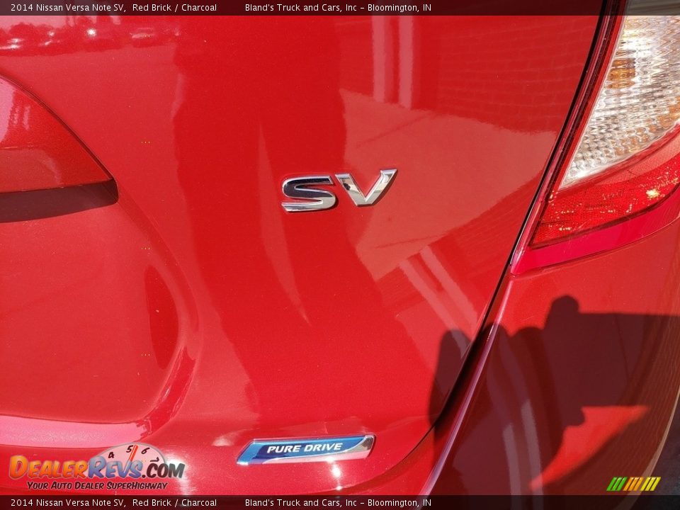 2014 Nissan Versa Note SV Red Brick / Charcoal Photo #25