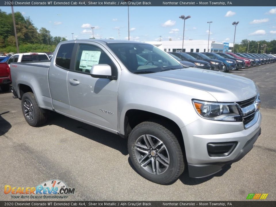 Front 3/4 View of 2020 Chevrolet Colorado WT Extended Cab 4x4 Photo #6