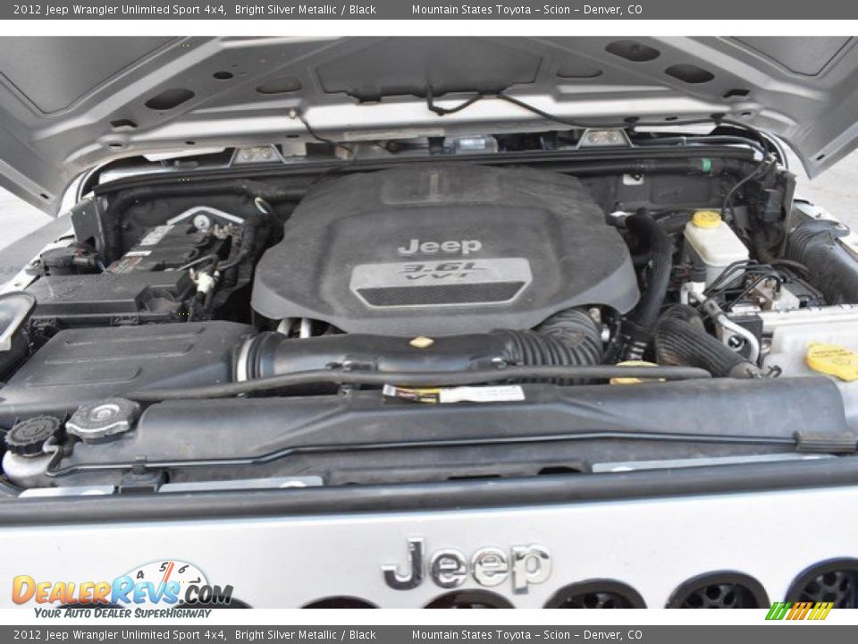 2012 Jeep Wrangler Unlimited Sport 4x4 Bright Silver Metallic / Black Photo #9