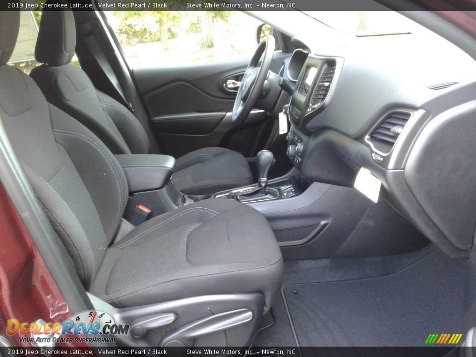 2019 Jeep Cherokee Latitude Velvet Red Pearl / Black Photo #14