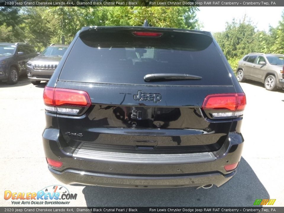 2020 Jeep Grand Cherokee Laredo 4x4 Diamond Black Crystal Pearl / Black Photo #4