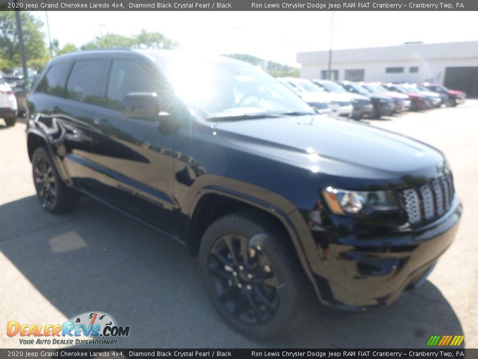 2020 Jeep Grand Cherokee Laredo 4x4 Diamond Black Crystal Pearl / Black Photo #7