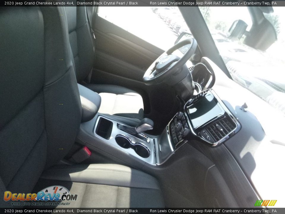 2020 Jeep Grand Cherokee Laredo 4x4 Diamond Black Crystal Pearl / Black Photo #10