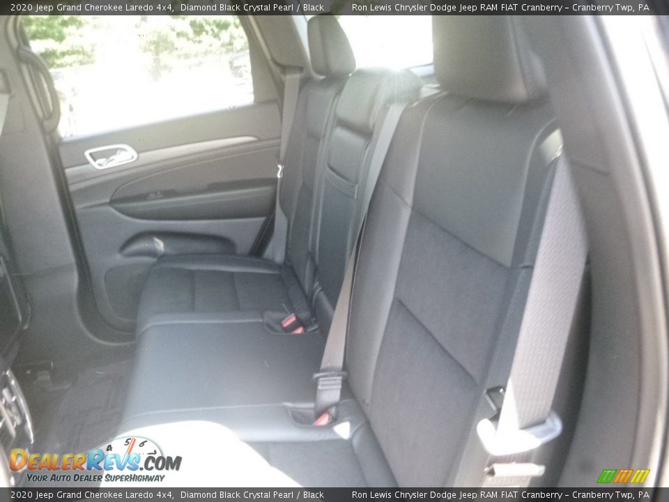 2020 Jeep Grand Cherokee Laredo 4x4 Diamond Black Crystal Pearl / Black Photo #13