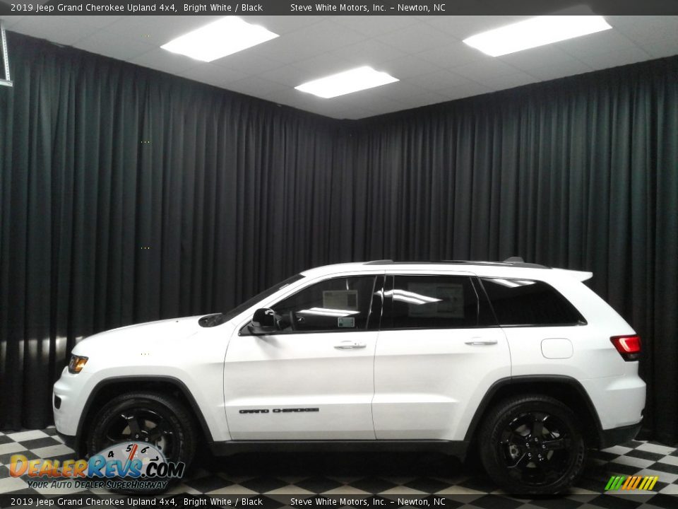 2019 Jeep Grand Cherokee Upland 4x4 Bright White / Black Photo #1