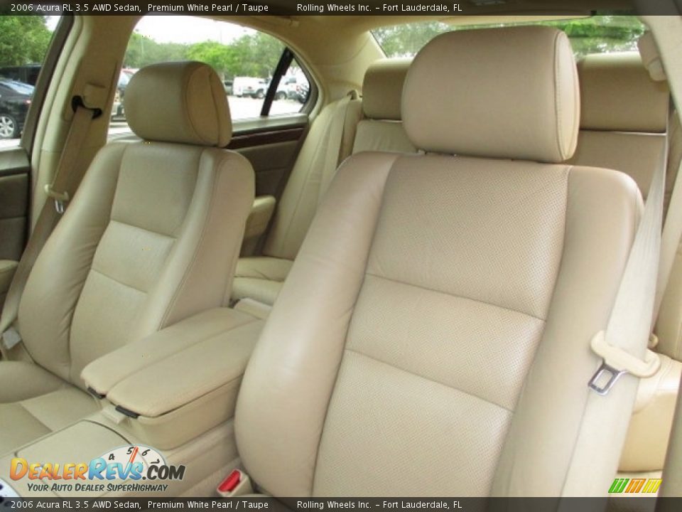 2006 Acura RL 3.5 AWD Sedan Premium White Pearl / Taupe Photo #8
