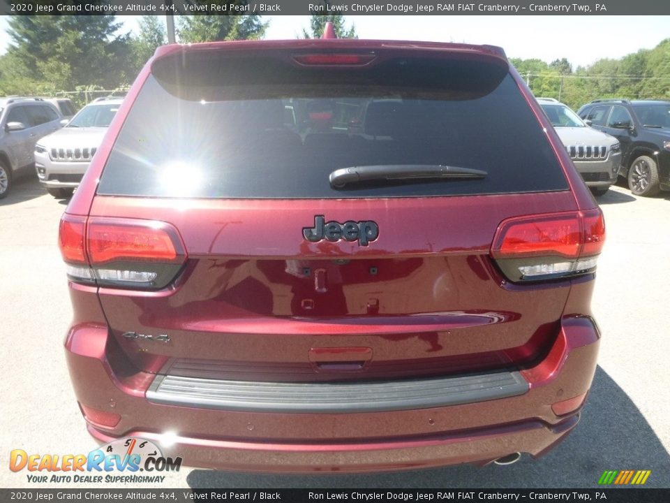 2020 Jeep Grand Cherokee Altitude 4x4 Velvet Red Pearl / Black Photo #4