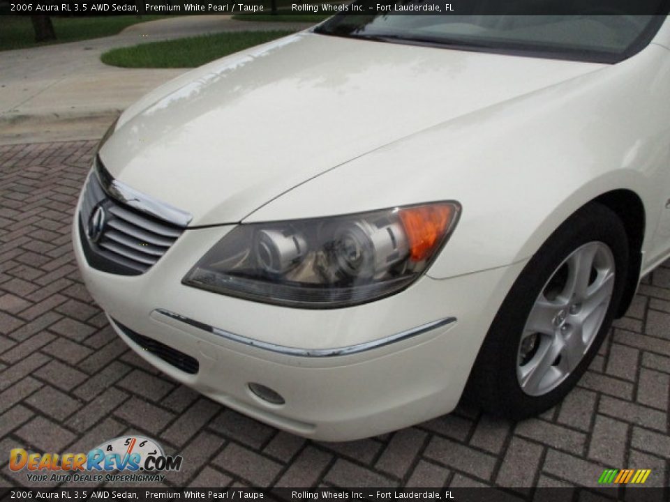 2006 Acura RL 3.5 AWD Sedan Premium White Pearl / Taupe Photo #21