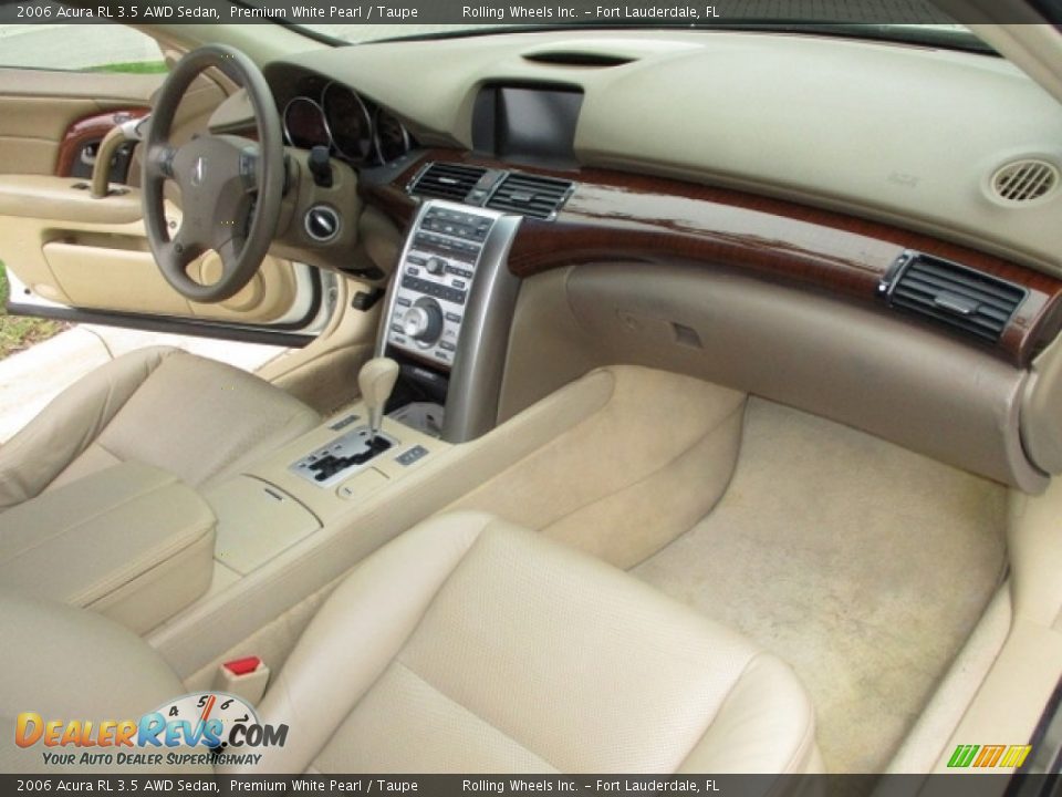2006 Acura RL 3.5 AWD Sedan Premium White Pearl / Taupe Photo #22