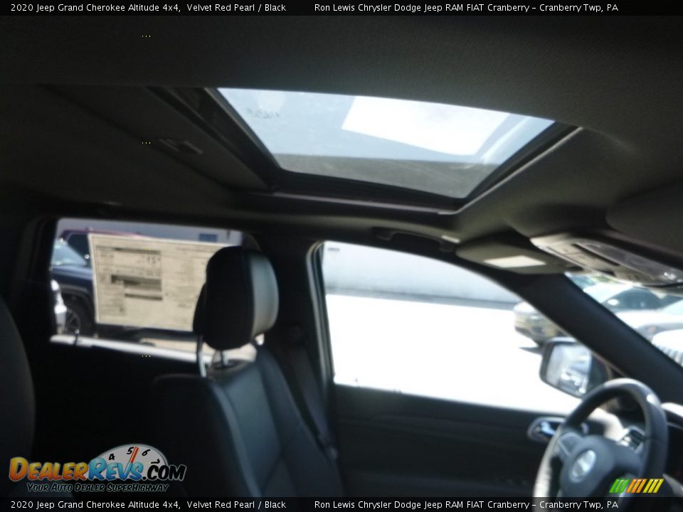 2020 Jeep Grand Cherokee Altitude 4x4 Velvet Red Pearl / Black Photo #12