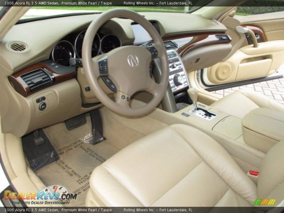 2006 Acura RL 3.5 AWD Sedan Premium White Pearl / Taupe Photo #32