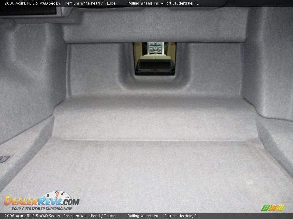 2006 Acura RL 3.5 AWD Sedan Premium White Pearl / Taupe Photo #34