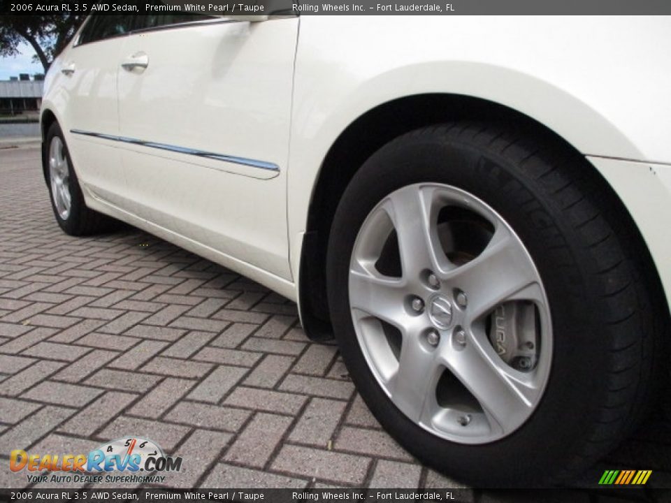 2006 Acura RL 3.5 AWD Sedan Premium White Pearl / Taupe Photo #36