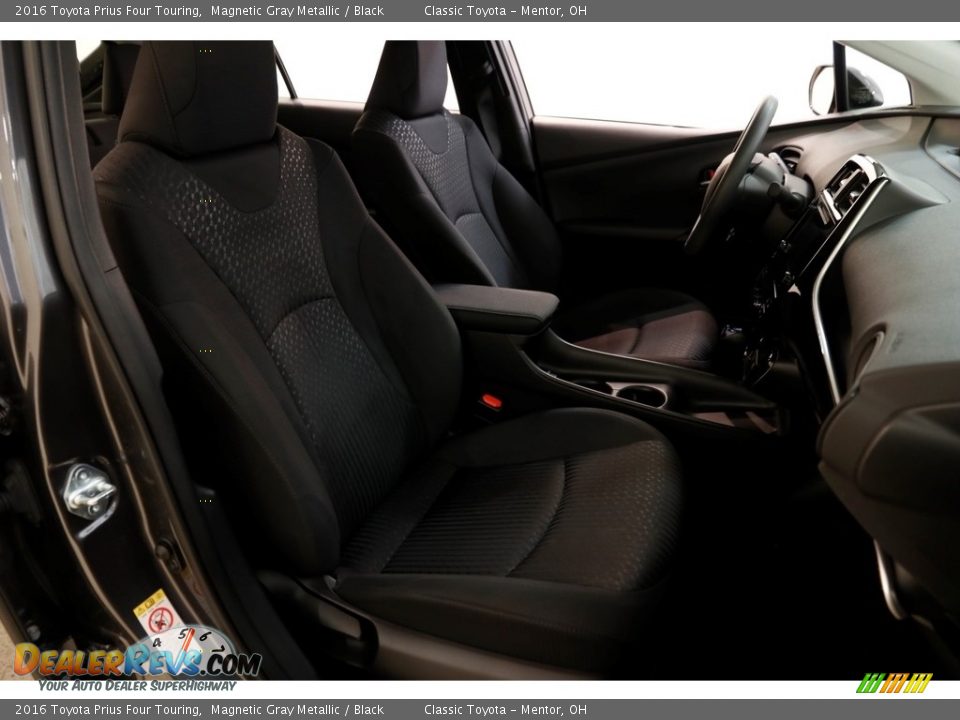 2016 Toyota Prius Four Touring Magnetic Gray Metallic / Black Photo #15
