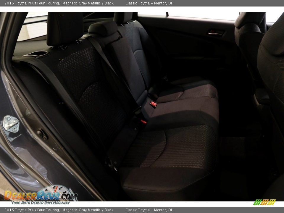 2016 Toyota Prius Four Touring Magnetic Gray Metallic / Black Photo #16