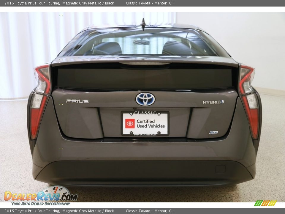 2016 Toyota Prius Four Touring Magnetic Gray Metallic / Black Photo #18