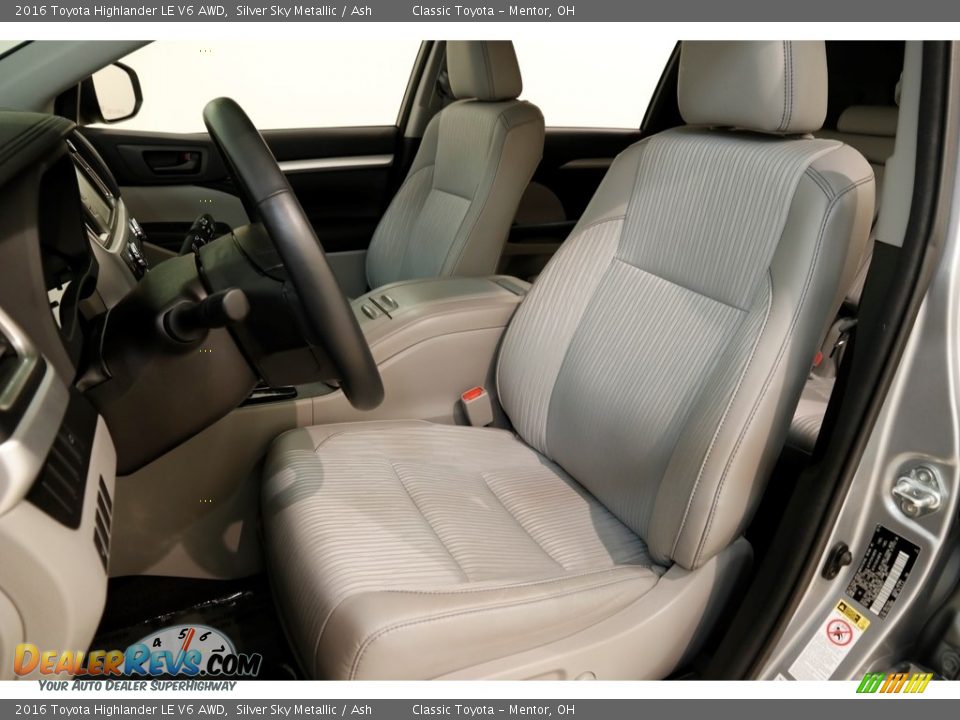 2016 Toyota Highlander LE V6 AWD Silver Sky Metallic / Ash Photo #6