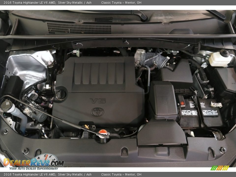 2016 Toyota Highlander LE V6 AWD Silver Sky Metallic / Ash Photo #20