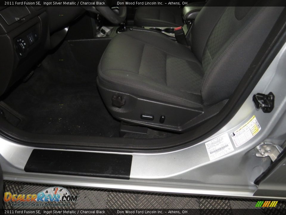 2011 Ford Fusion SE Ingot Silver Metallic / Charcoal Black Photo #16