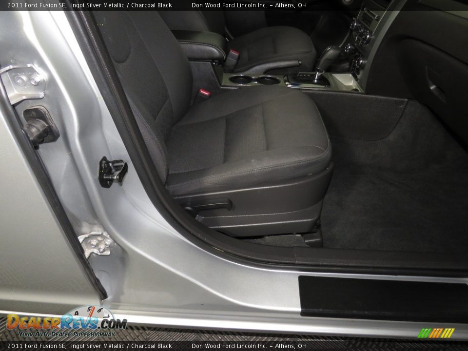 2011 Ford Fusion SE Ingot Silver Metallic / Charcoal Black Photo #24