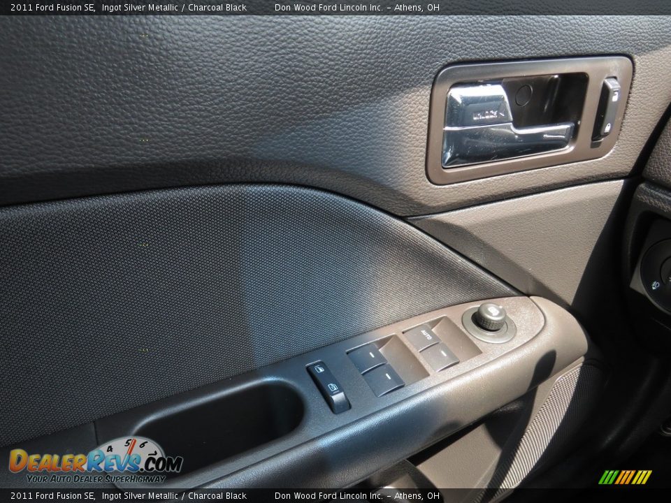 2011 Ford Fusion SE Ingot Silver Metallic / Charcoal Black Photo #32