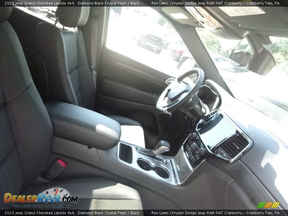 2020 Jeep Grand Cherokee Laredo 4x4 Diamond Black Crystal Pearl / Black Photo #10