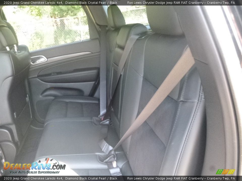 2020 Jeep Grand Cherokee Laredo 4x4 Diamond Black Crystal Pearl / Black Photo #13