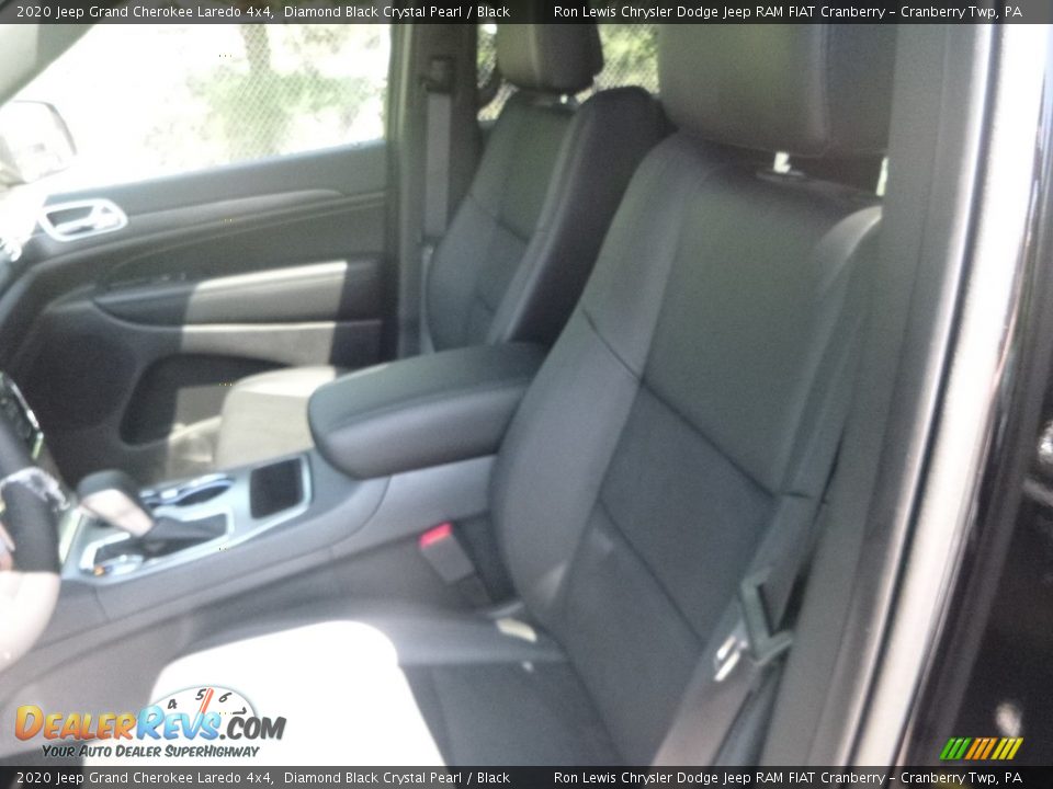 2020 Jeep Grand Cherokee Laredo 4x4 Diamond Black Crystal Pearl / Black Photo #14