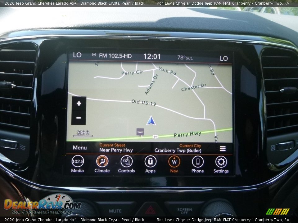 2020 Jeep Grand Cherokee Laredo 4x4 Diamond Black Crystal Pearl / Black Photo #18