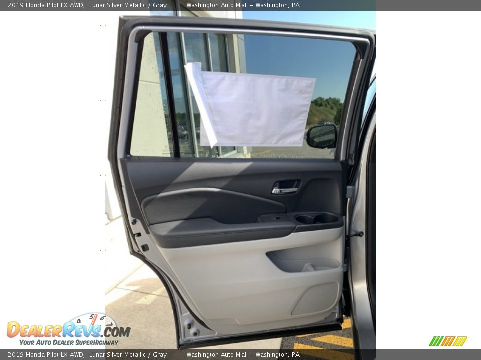2019 Honda Pilot LX AWD Lunar Silver Metallic / Gray Photo #16