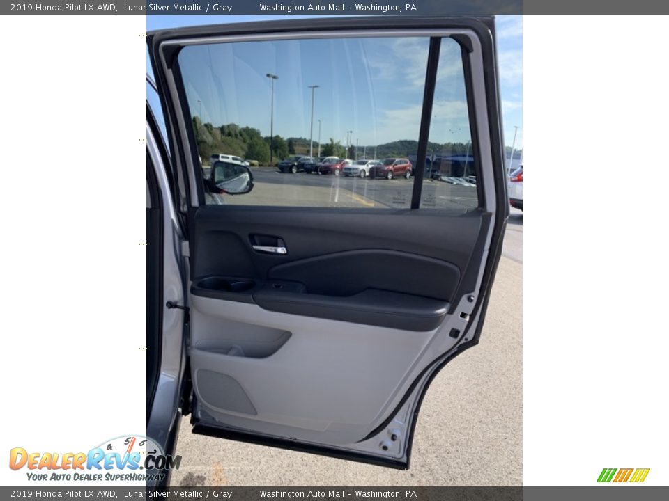 2019 Honda Pilot LX AWD Lunar Silver Metallic / Gray Photo #24