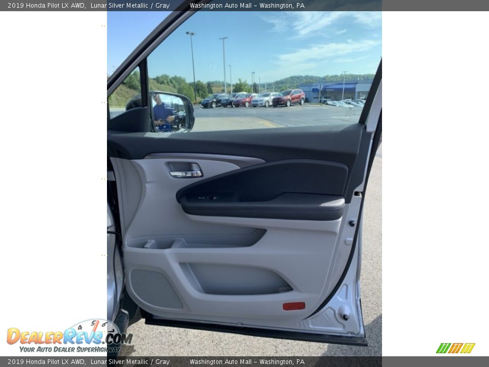 2019 Honda Pilot LX AWD Lunar Silver Metallic / Gray Photo #29
