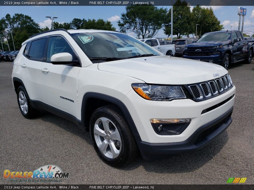2019 Jeep Compass Latitude 4x4 White / Black Photo #1